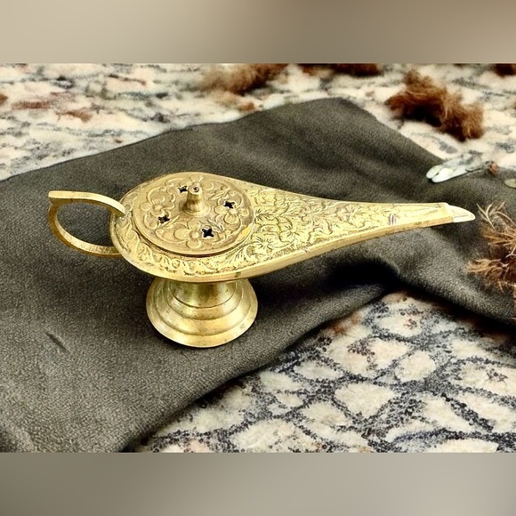 Vintage Brass Genie Lamp & Lid Incense Burner - Picture 3 of 12